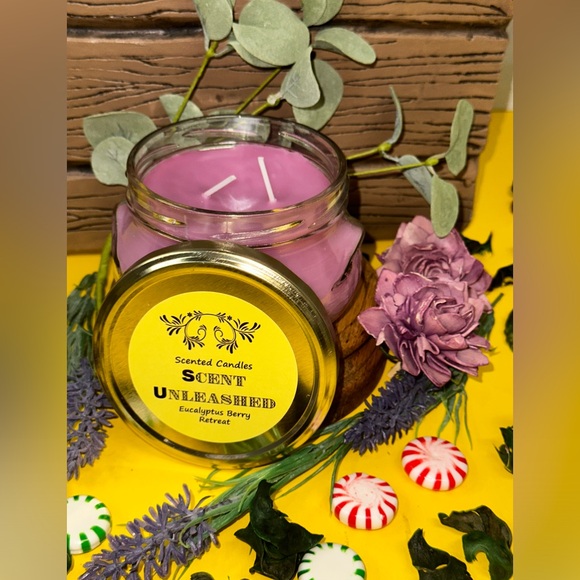EUCALYPTUS BERRY RETREAT @SCENT_UNLEASHED LUXURY HAND POURED SCENTED CANDLES - Picture 5 of 7
